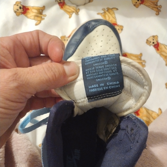 Jordan 1 Retro High Obsidian UNC/Nike Jordans - Picture 3 of 4